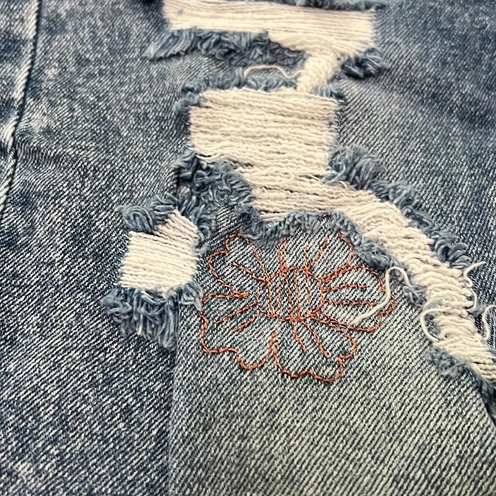 Distressed Embroidered Floral Boyfriend Jeans Raw Hem Boho Grunge Size 9 - Picture 7 of 10